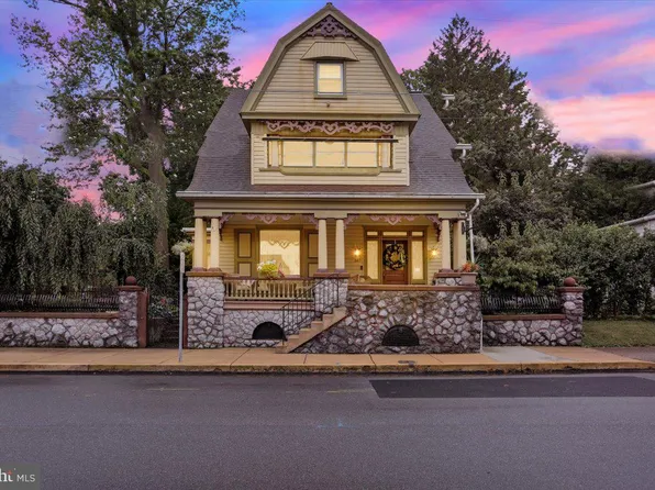 140 S Charlotte St, Manheim, PA 17545