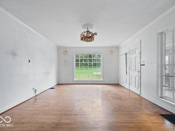 5th image of 5808 Primrose Ave