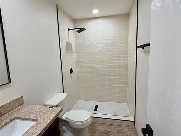 5th image of 9215 N 32nd Ln