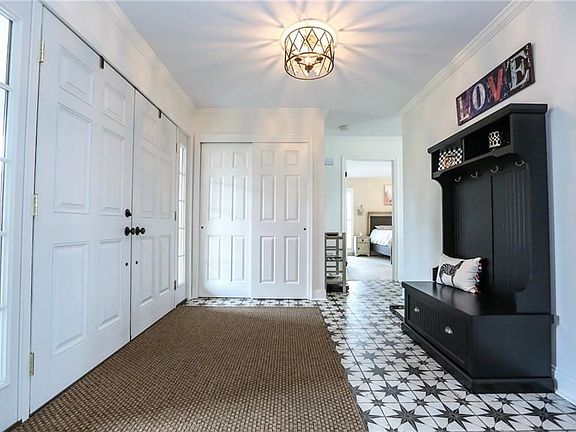 3rd image of 38 Muirfield Ct