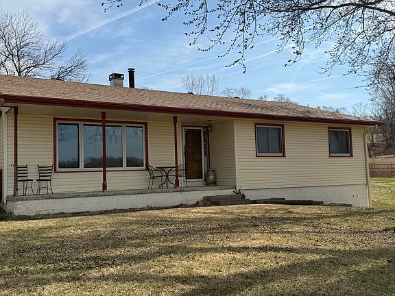 2nd image of 19394 Magnolia Rd