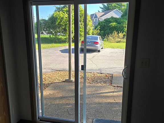 5th image of 2 Quail Hollow Ct APT A
