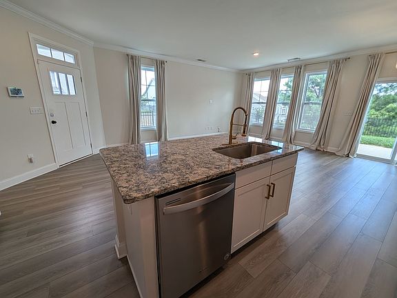4th image of 634 Cypress Glen Ln