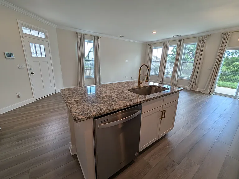 634 Cypress Glen Ln — Photo 4