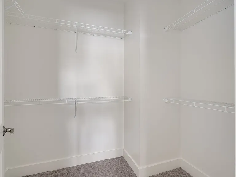 Knob Hill Apartments — Photo 12