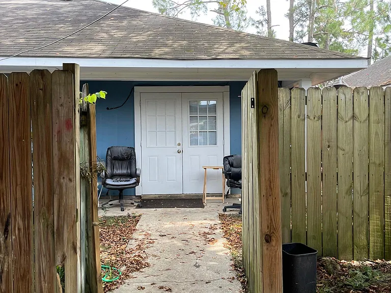 13923 Old Hammond Hwy — Photo 3