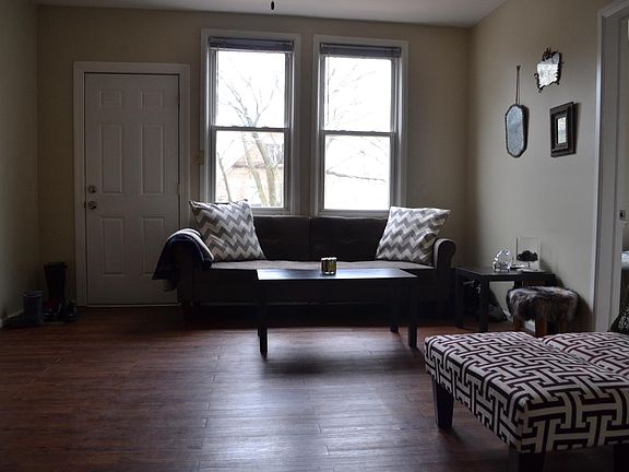 2nd image of 2835 N Hamlin Ave #1