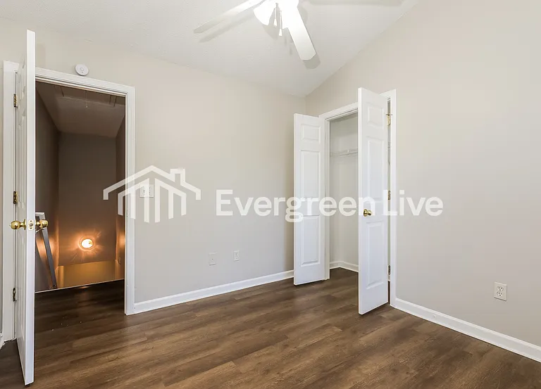 358 Coral Cir — Photo 6