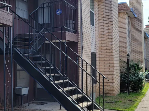 3032 SW Lydia Ave APT 206, Topeka, KS 66614