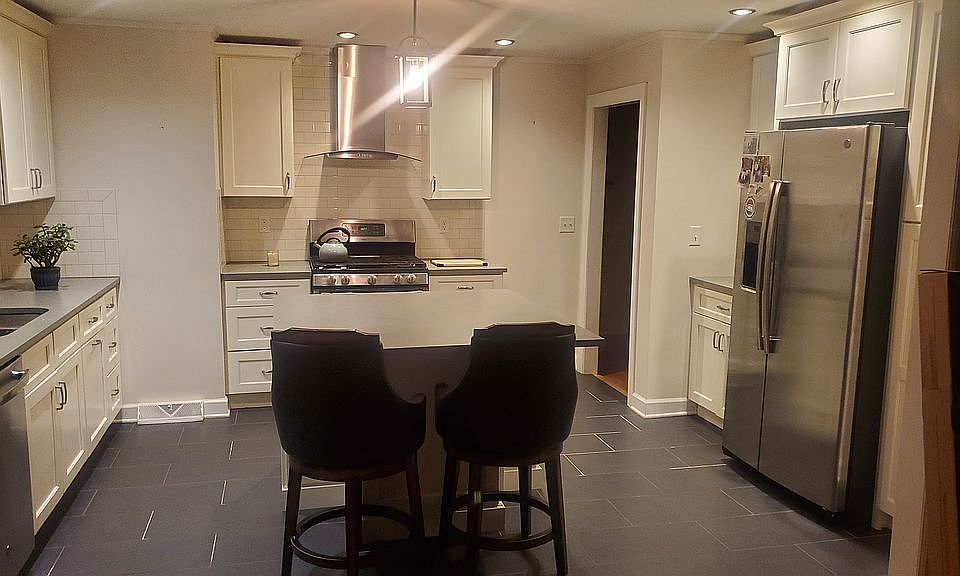 1st image of 704 N Frye Ave