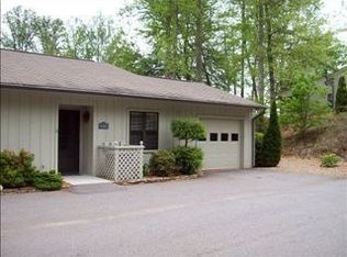 653 Oak Creek Rd #B, Franklin, NC 28734