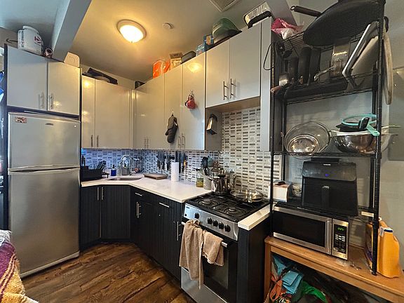 4th image of 39 Suydam St APT 4C
