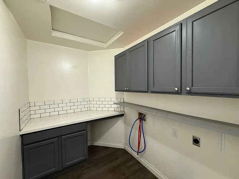 10919 Golden Valley Dr — Photo 6