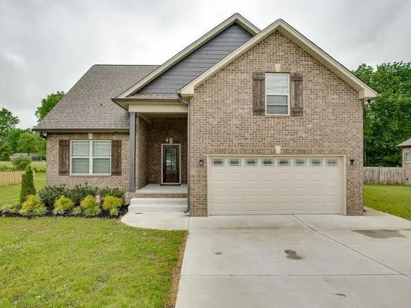 1028 Station Dr, Goodlettsville, TN 37072
