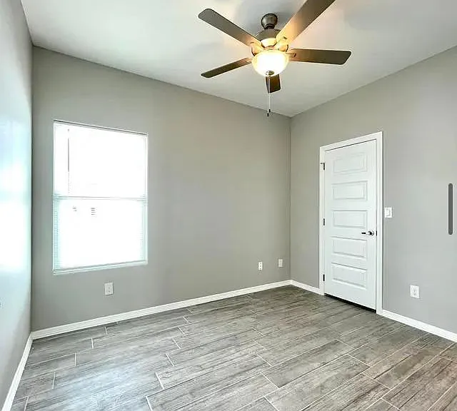 5106 N Crown Point #3 — Photo 10