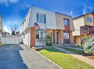 98 Stieg Ave, Staten Island, NY 10308