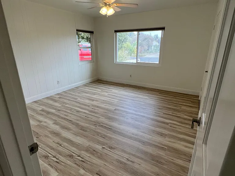 212 Acacia Ave — Photo 8