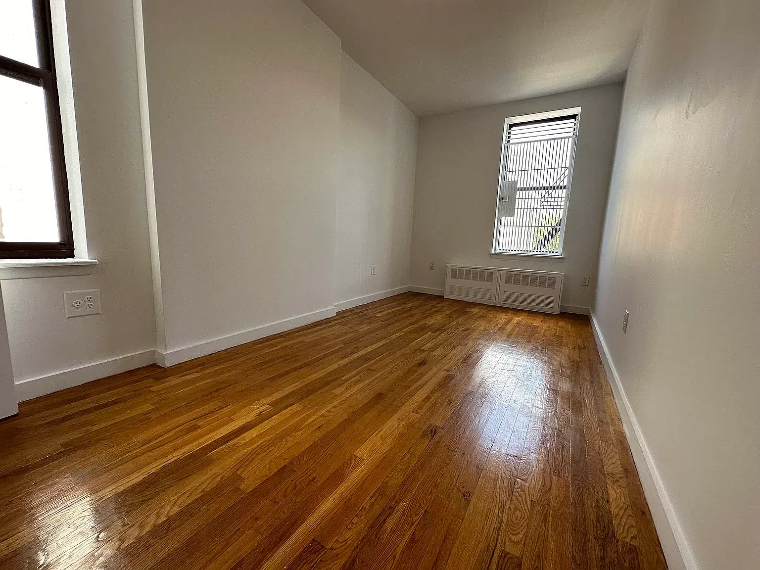 3255 Randall Avenue — Photo 3