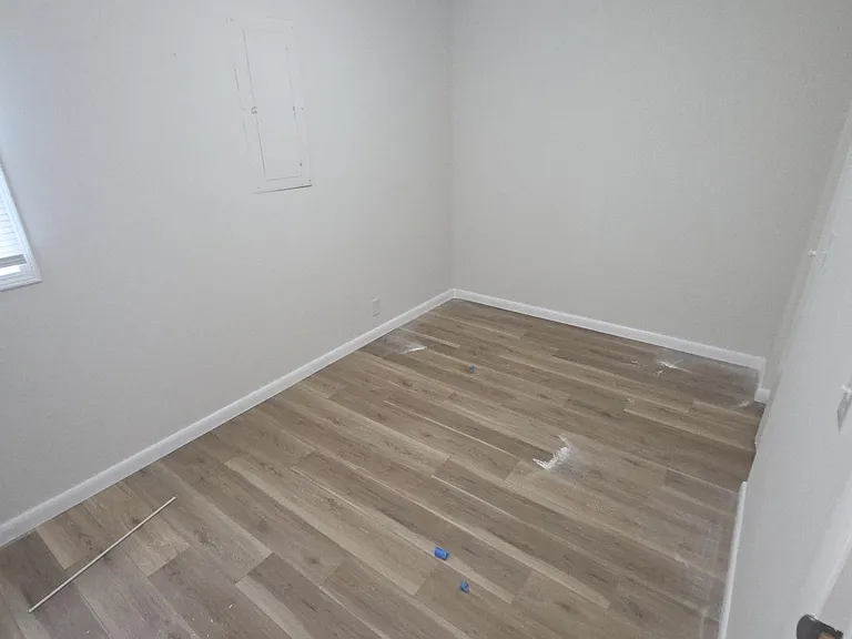 658 S Roberts Ave #13 — Photo 5
