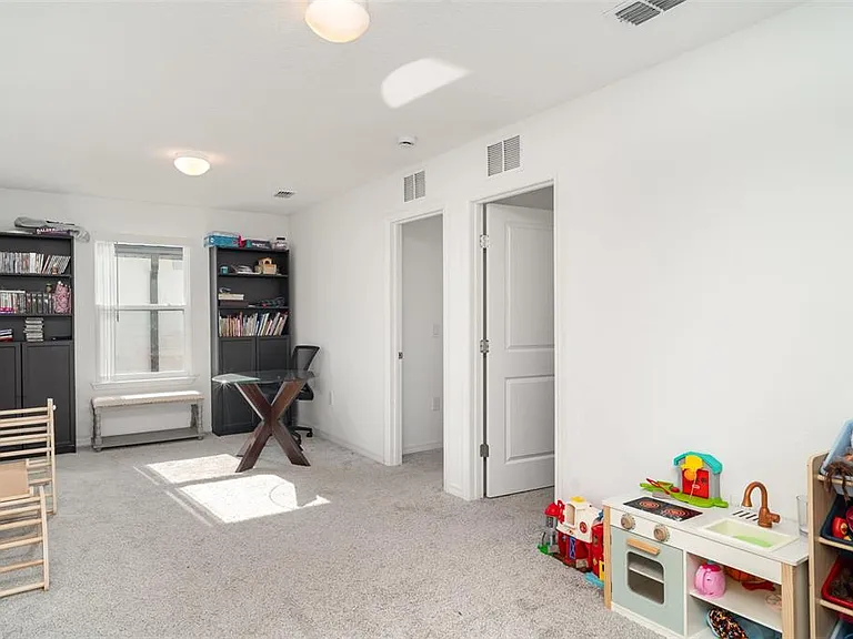 465 Waterford Dr — Photo 25