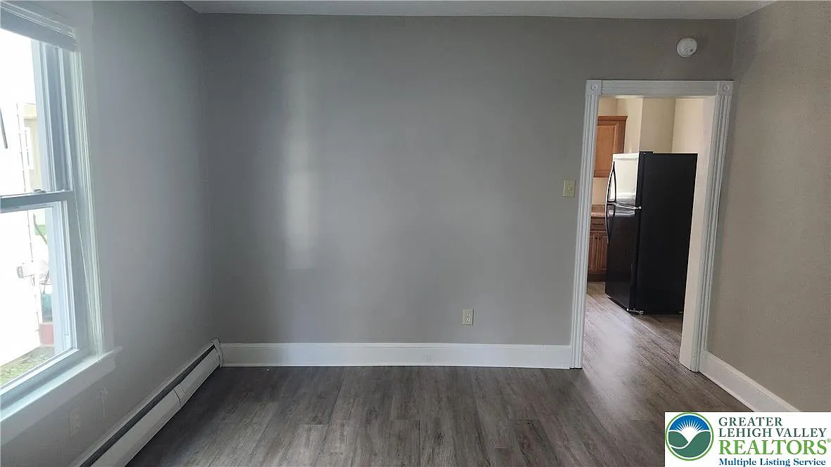 3 bed, 1152 sqft, $1,800 — Photo 4