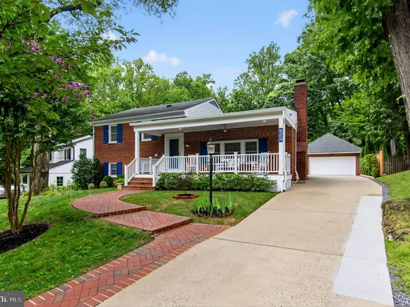 6209 Redwing Ct, Bethesda, MD 20817