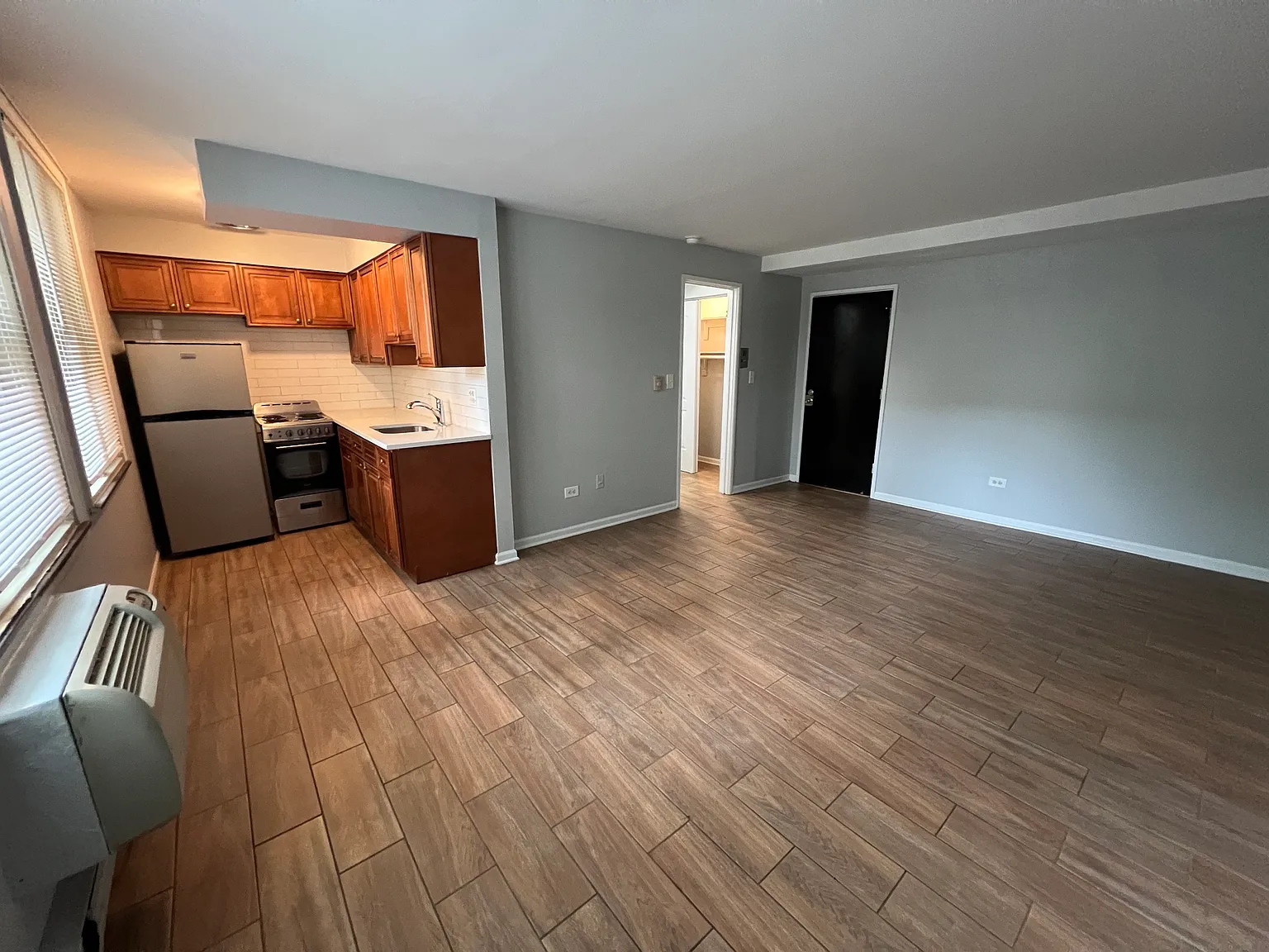 6000 North Sheridan Road - Studio — Photo 2