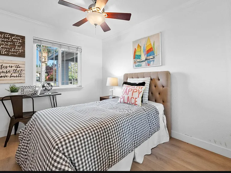 1694 Arrowhead Ave — Photo 12