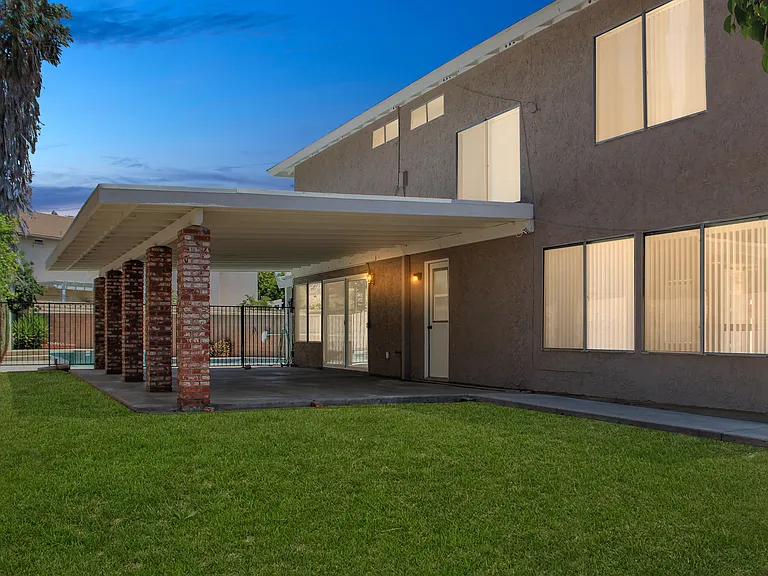 1909 E Bardet Pl — Photo 13