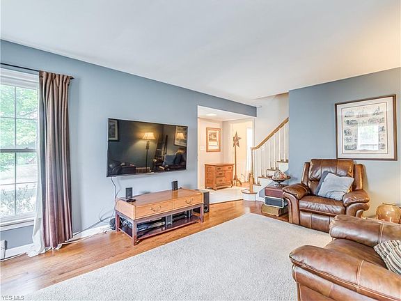 3rd image of 2831 Cedar Hill Rd
