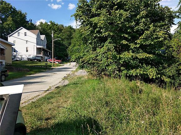 5th image of 726 Stella St