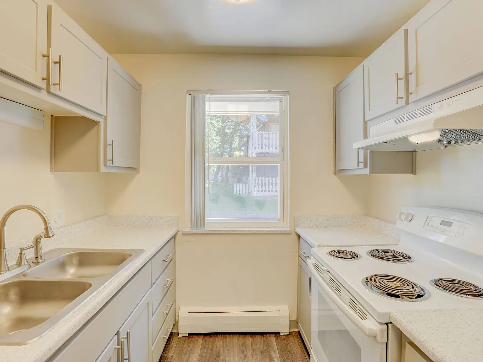 Edelweiss Apartments — Photo 1