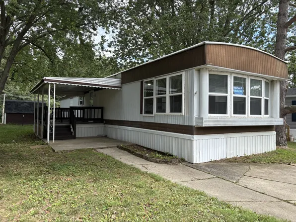 397 Maple Lane Oakland, Charter Township, MI 48363