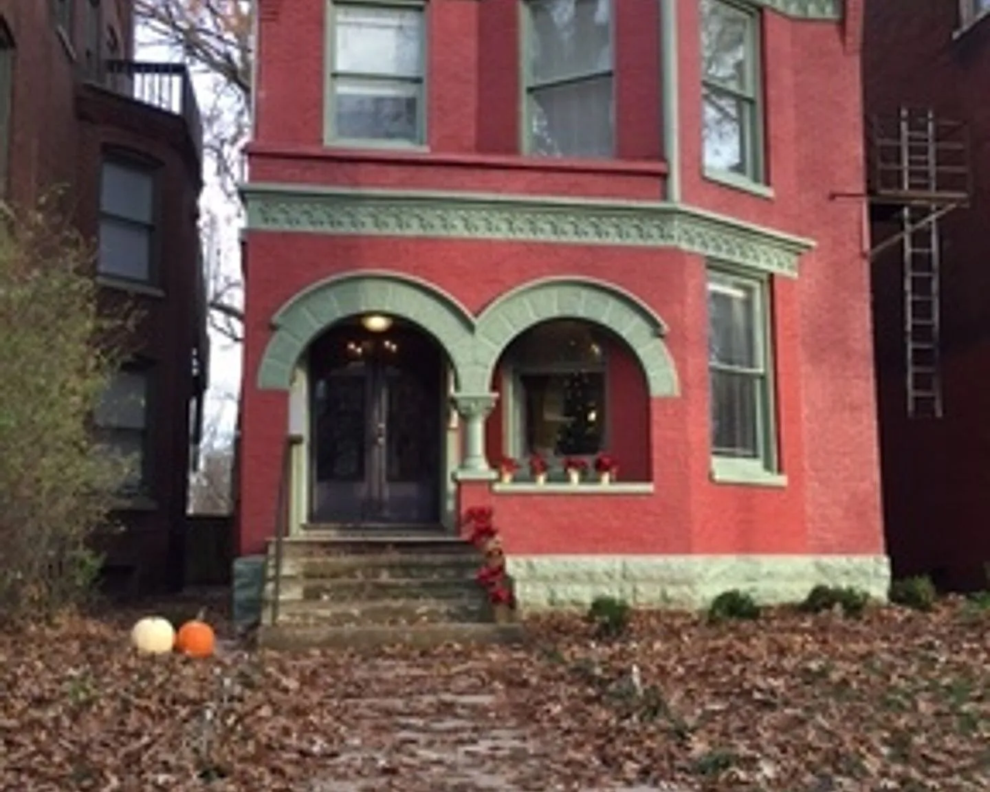 1241-B S 1st — Photo 3