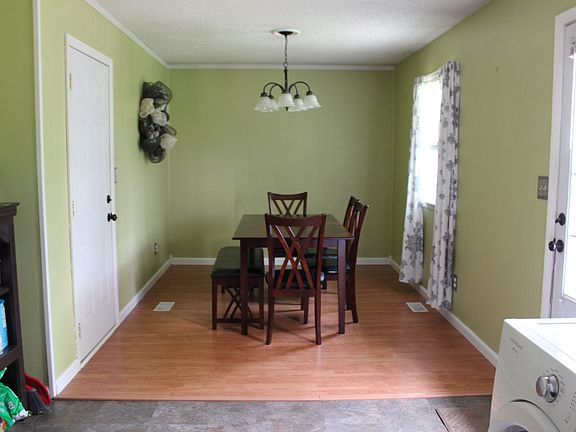 3rd image of 4238 Hawthorne Dr