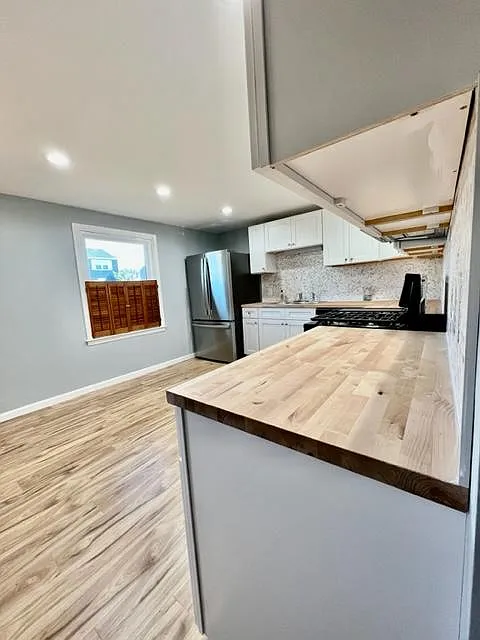192 Samuel Rd — Photo 3