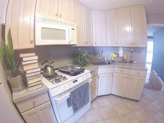 2nd image of 2148 46th St #1