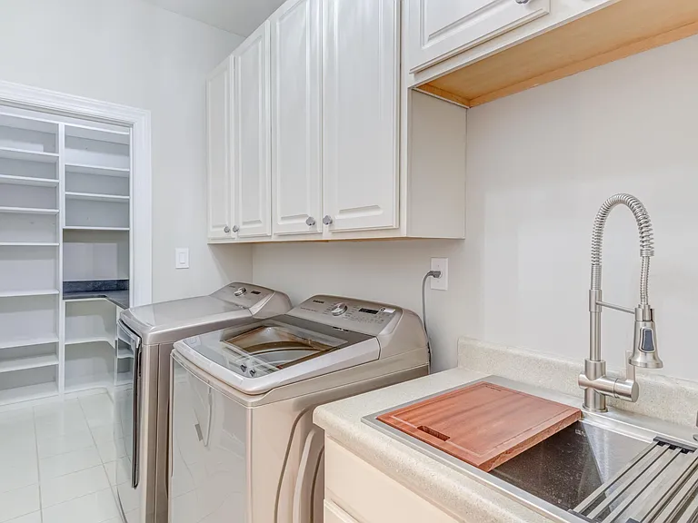2041 Jadewood Dr — Photo 35