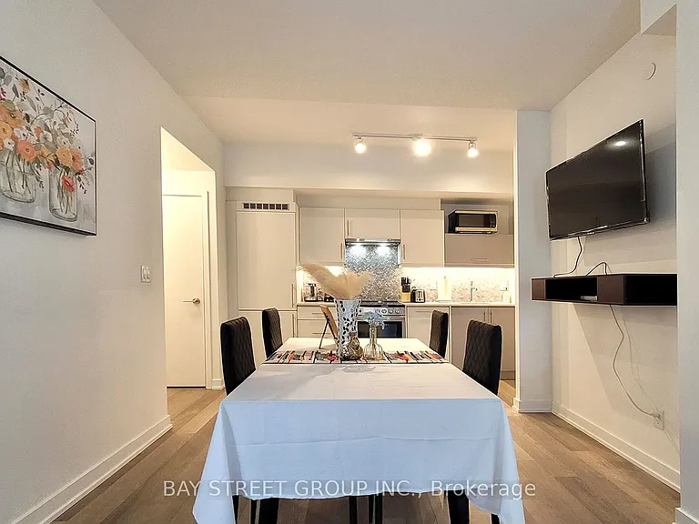 181 Huron St #204 — Photo 7
