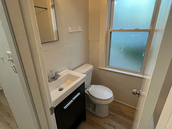 5th image of 2021 Halstead Ave APT 2