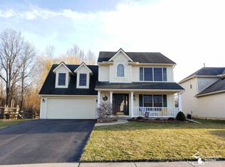 689 Hunting Creek Rd, Temperance, MI 48182