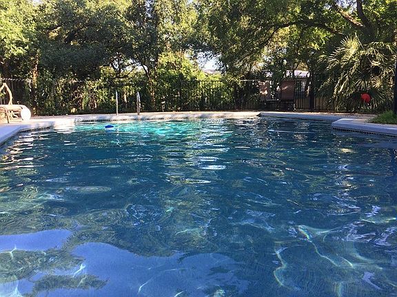 3rd image of 2604 Rollingwood Dr