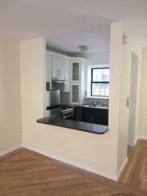 Rented by Bohemia Realty Group | media 10