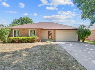 1332 W Lindberg St, Springfield, MO 65807