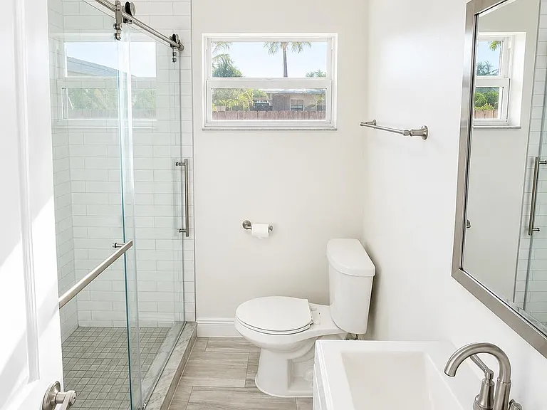 1437 NW 4th Ave — Photo 5