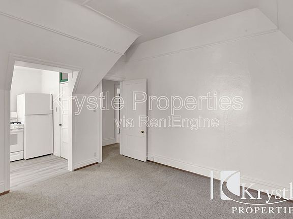 3rd image of 1130 Marin St