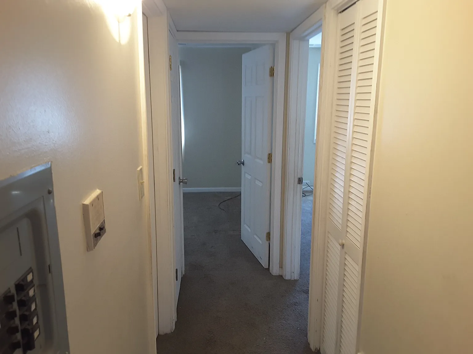 1609 Astor St APT 2E photo 1
