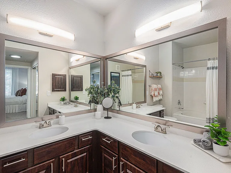 Creekside at Highlands Ranch — Photo 8