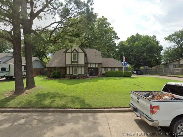 2709 Fort Davis Dr, Muskogee, OK 74403