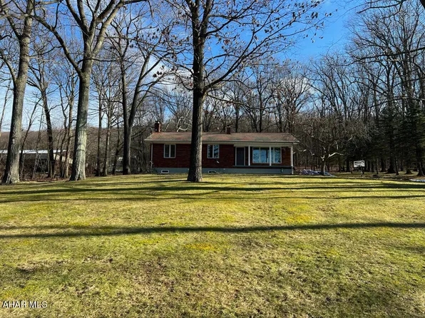 289 Kettle Nursery Rd, Altoona, PA 16601